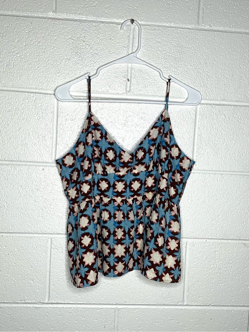 < Loft Sunwashed Floral Peplum Cami Size XL >